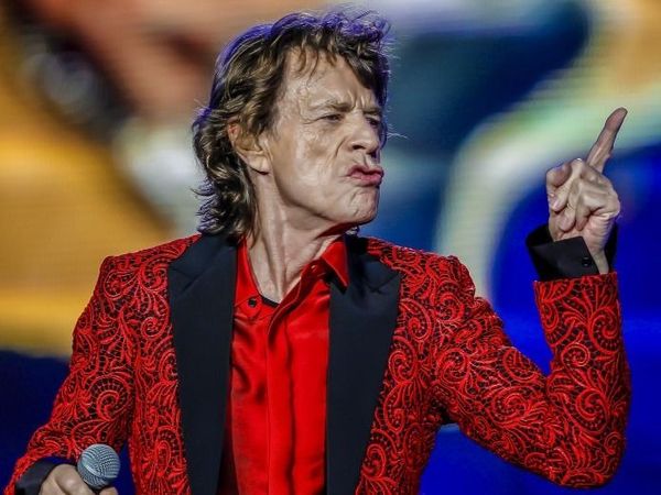 Dimineața Nebună: Mick Jagger și-a &icirc;nșelat iubita cu bona copilului &icirc;n timp ce iubita lui era &icirc;n camera alăturată. Audio