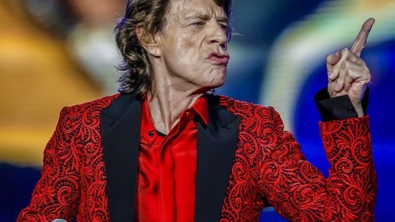 Dimineața Nebună: Mick Jagger și-a &icirc;nșelat iubita cu bona copilului &icirc;n timp ce iubita lui era &icirc;n camera alăturată. Audio