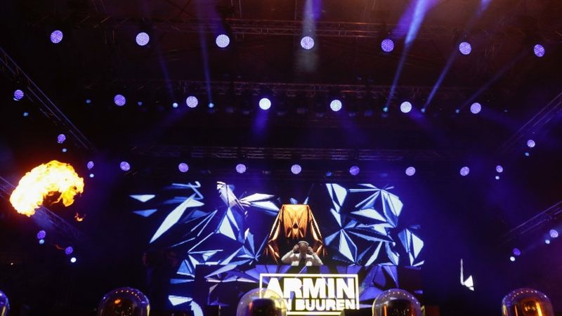 We are one. C&acirc;ți bani s-au str&acirc;ns la cel mai mare eveniment caritabil pentru Ucraina?!