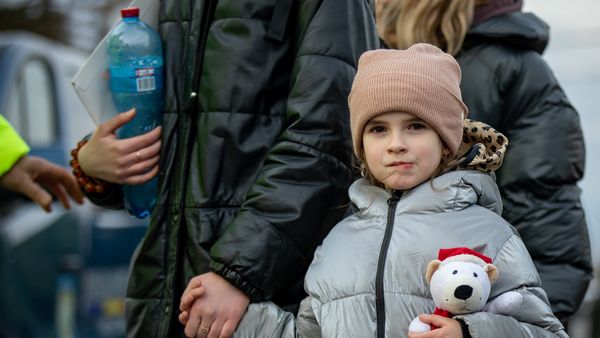 &bdquo;Alături de copiii din Ucraina&rdquo;. Donează și tu, la 8826!