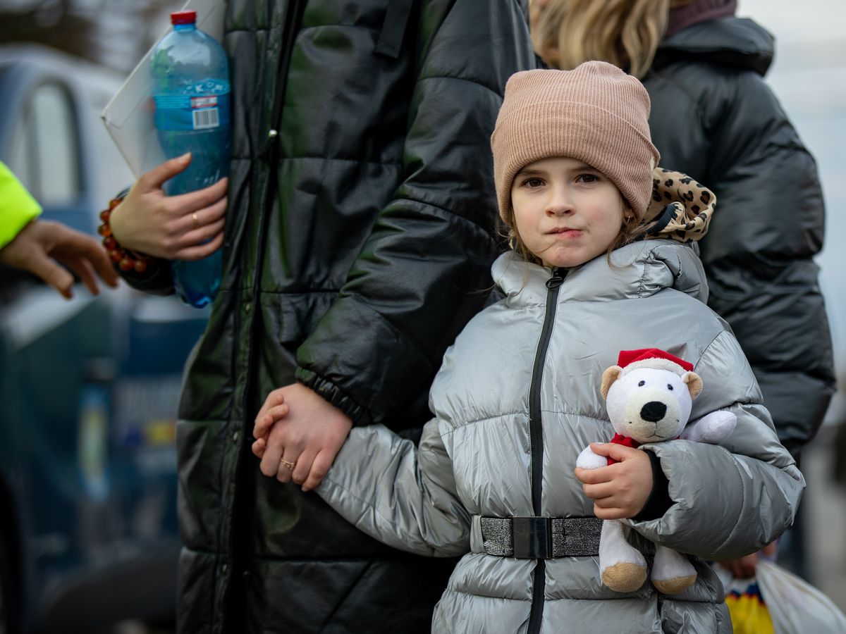 &bdquo;Alături de copiii din Ucraina&rdquo;. Donează și tu, la 8826!