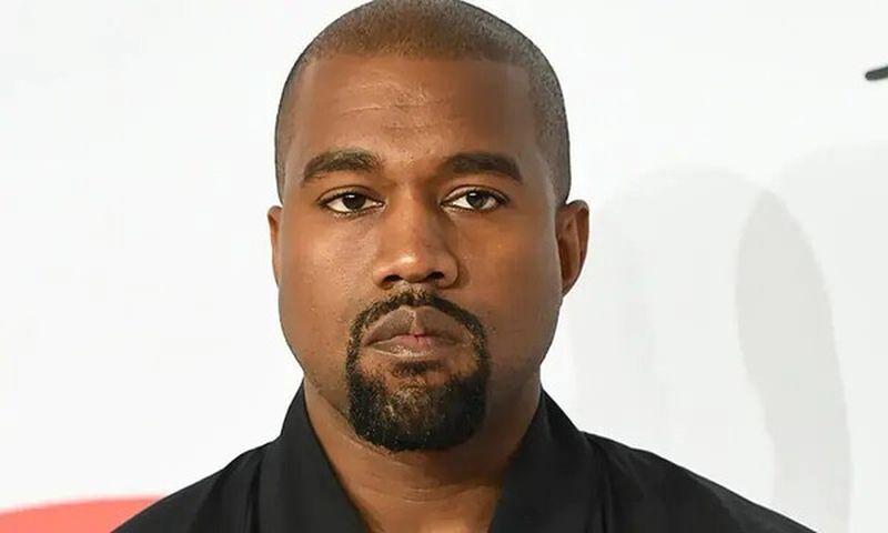 Motivul pentru care rapperul Kanye West a fost exclus din lista artiștilor care vor cânta la Premiile Grammy 2022