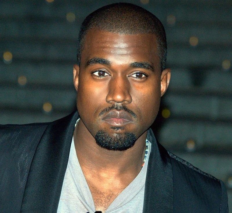 Motivul pentru care rapperul Kanye West a fost exclus din lista artiștilor care vor cânta la Premiile Grammy 2022