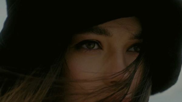 Misha Miller și o parte din sufletul său: „Home”, piesă dedicată în totalitate părinților săi – VIDEO