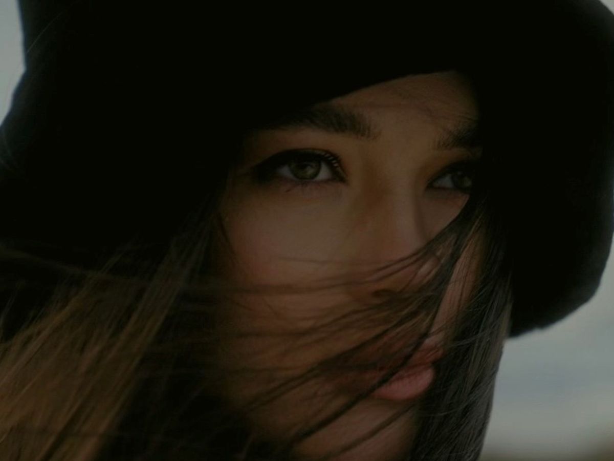 Misha Miller și o parte din sufletul său: „Home”, piesă dedicată în totalitate părinților săi – VIDEO 