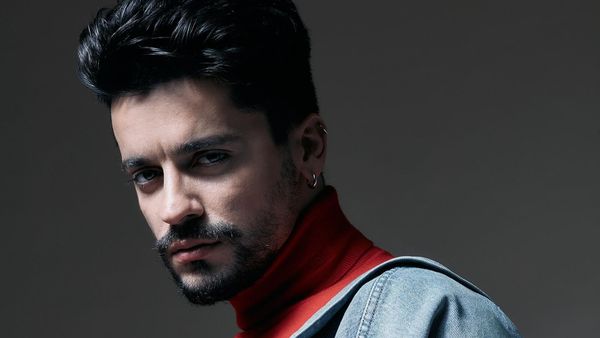 WRS s-a luptat cu depresia! Cum a reușit reprezentantul României la Eurovision să treacă peste momentele dificile?!: „Nu ieșeam cu zilele din casă”