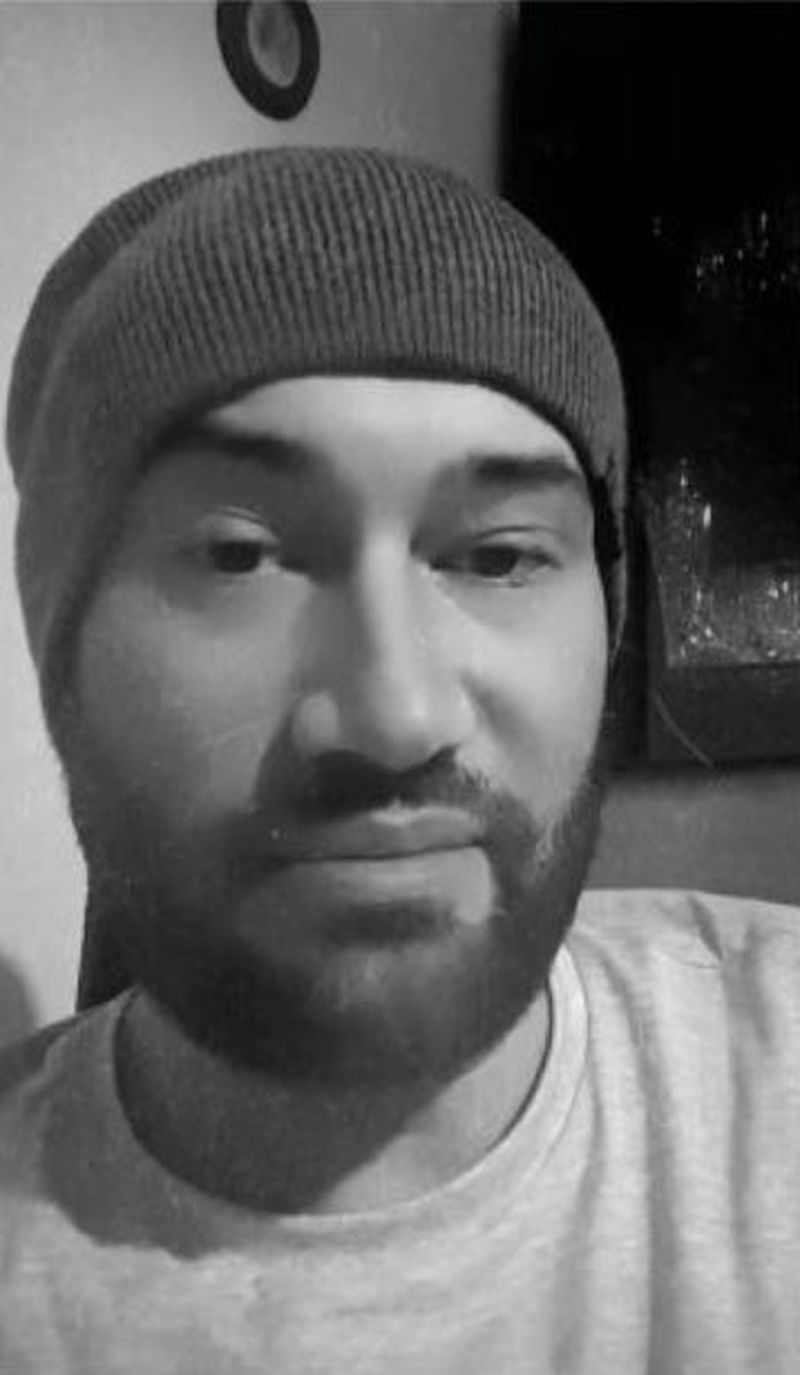 Mihai Bendeac a oferit o primă reacție, după ce s-a dezbrăcat în plină stradă. 