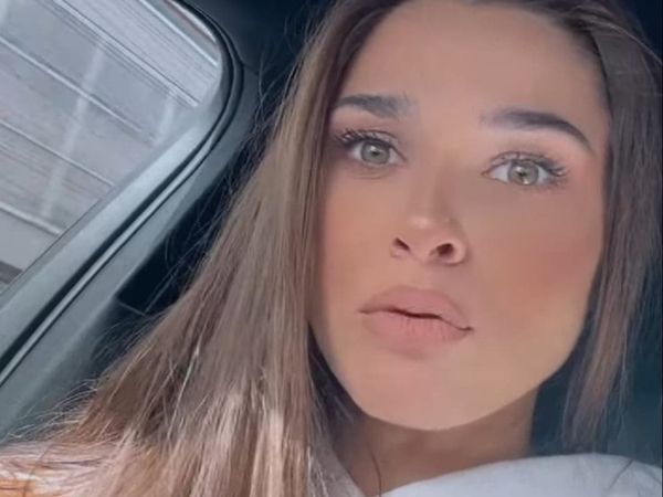 Theo Rose, confesiuni &icirc;n fața fanilor din mediul online! Ce a descoperit artista &icirc;n propria casă?!: &bdquo;E de-a r&acirc;su'-pl&acirc;ns'! Am zis că visez&rdquo;