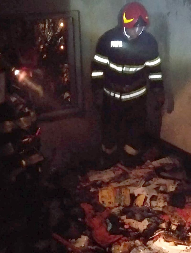 Trei tone de gunoi într-un apartament din Bârlad