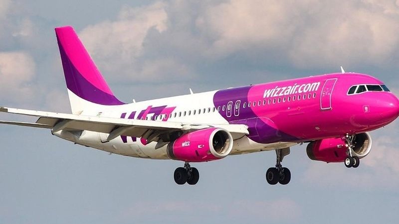 Pasagerii s-au luat la bătaie &icirc;ntr-un avion care a aterizat la București: &bdquo;Au &icirc;nceput să țipe că are cuțit&rdquo;! Piloții au solicitat intervenția forțelor de ordine