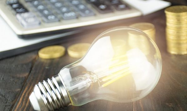 Cum poţi să faci economii la factura de energie? Sfaturi practice