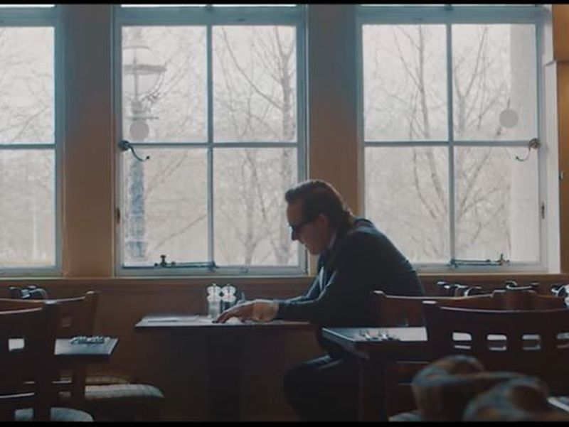 What's UP a lansat piesa „Ruine”