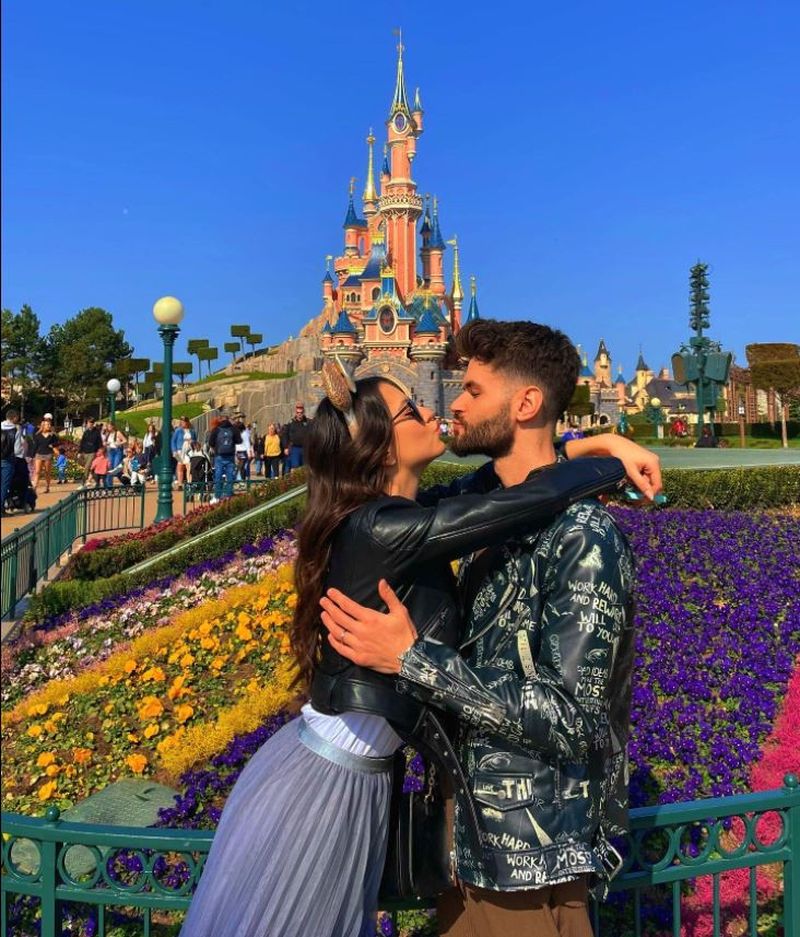 Edward Sanda și Cleopatra Stratan, probleme la întoarcerea din vacanță