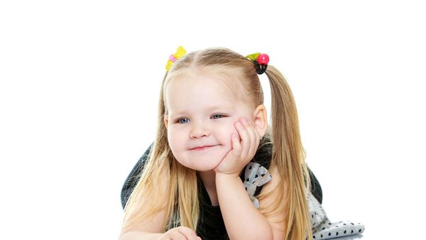 Ghicitori amuzante cu răspunsuri: Ce merge în sus şi în jos, dar nu se mişcă? 