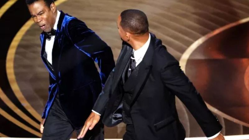 VIDEO: Chris Rock a refuzat să depună pl&acirc;ngere la Poliţie după ce a fost lovit peste faţă de Will Smith pe scena de la gala Oscar 2022
