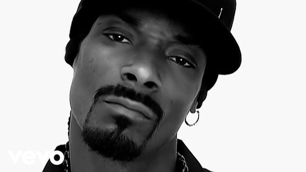 SNOOP DOGG feat. PHARRELL - Drop It Like It's Hot