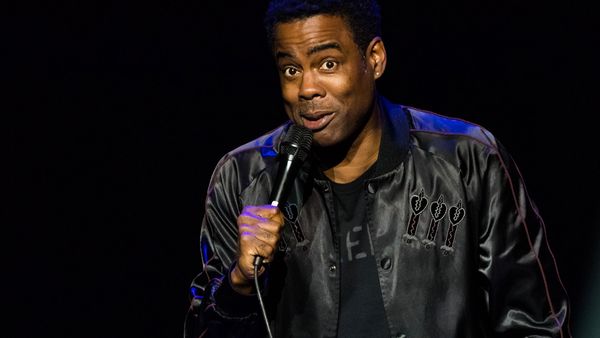 Chris Rock, mai celebru după ce a fost pălmuit de Will Smith la Oscar! Cererea și prețurile pentru biletele la turneul de comedie au crescut