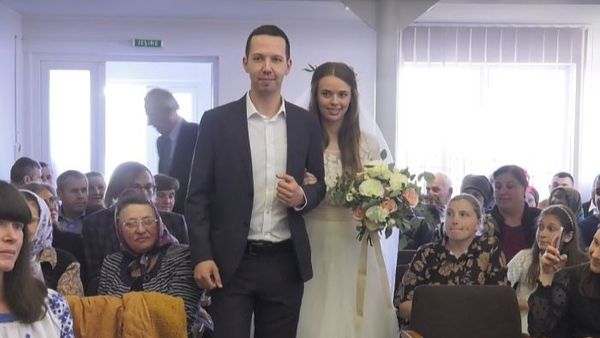 Un cuplu de ucraineni s-a căsătorit într-o biserică din Botoșani! Mirele, primele declarații: „Mulțumim mult poporului român”