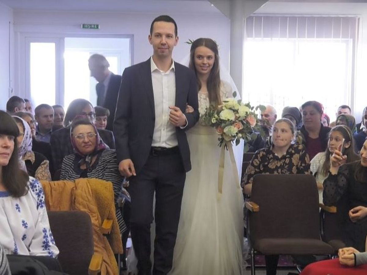 Un cuplu de ucraineni s-a căsătorit într-o biserică din Botoșani