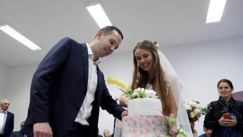 Un cuplu de ucraineni s-a căsătorit într-o biserică din Botoșani