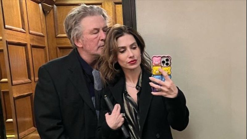 Alec Baldwin va deveni tată pentru a opta oară! Anunțul făcut de soția actorului, Hilaria Baldwin: &bdquo;Este o binecuv&acirc;ntare şi un dar nepreţuit &icirc;n aceste vremuri nesigure&rdquo;