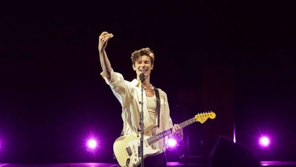 Shawn Mendes a lansat piesa &bdquo;When You're Gone&rdquo;