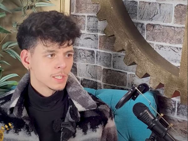 Emilian, dezvăluiri despre colaborarea cu Theo Rose! Ce s-a &icirc;nt&acirc;mplat c&acirc;nd i-a propus piesa &bdquo;De trei zile nu am somn&rdquo;: &bdquo;Relația noastră a fost una foarte ciudată&rdquo;