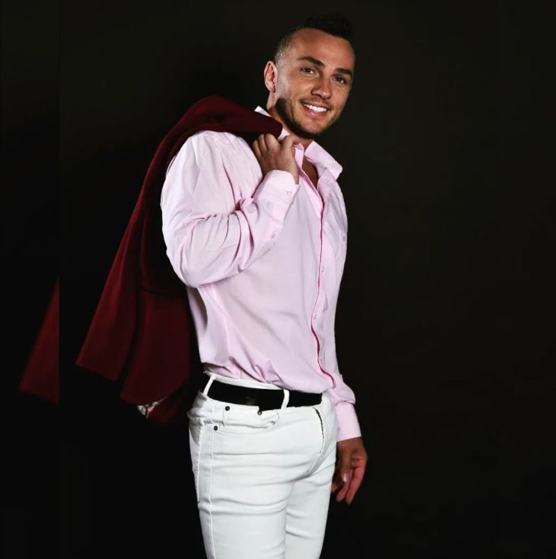 Câți bani cere Mihai Trăistariu pentru o oră la școala lui de muzică