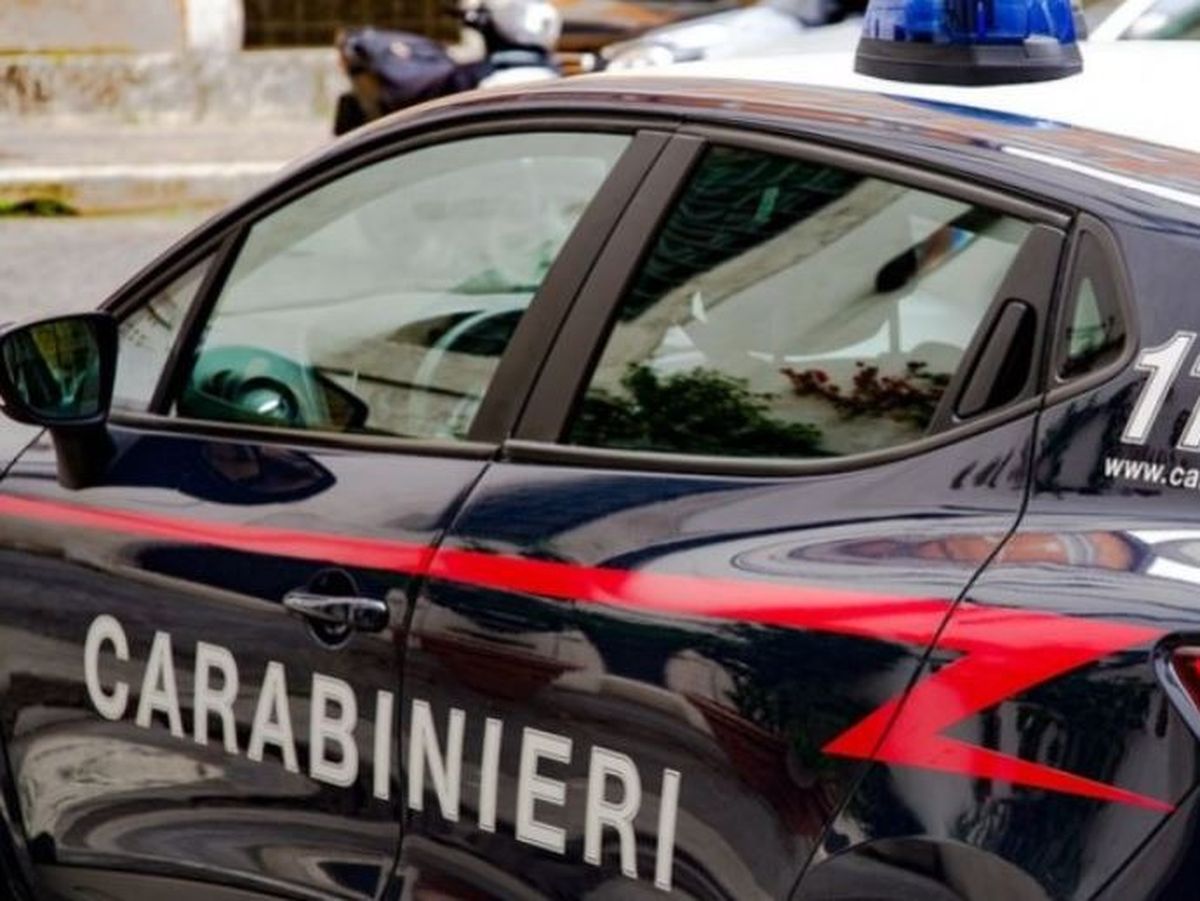 Sătul de certurile cu iubita, un român aflat în Italia a mers la carabinieni și le-a cerut să-l aresteze