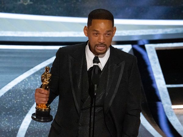 Dimineața Nebună: Will Smith, decizie neașteptată după ce l-a pălmuit pe Chris Rock! Demisionează din Academia Oscarurilor: &bdquo;Am trădat &icirc;ncrederea! Am inima zdrobită&rdquo;. Audio