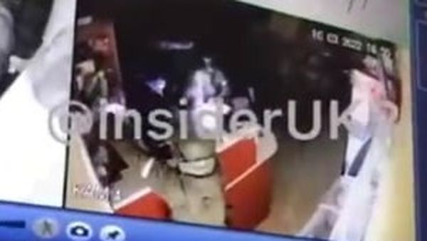 Dimineața Nebună: Mai mulți soldați ruși au fost filmați în timp ce furau prezervative dintr-un magazin din Ucraina. Audio