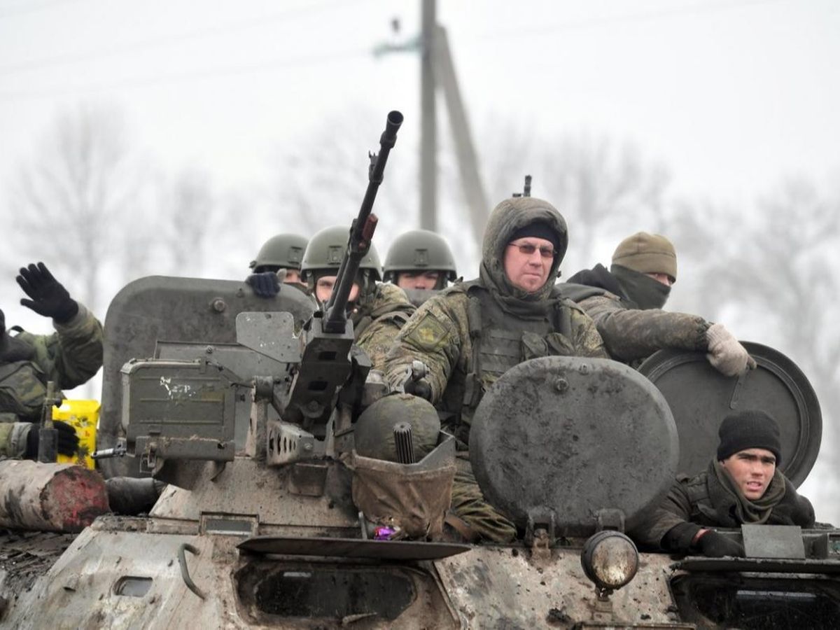 Dimineața Nebună: Soldații ruși au deschis o piață în Belarus și vând obiectele furate din Ucraina. Audio