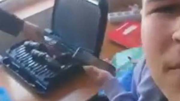 Dimineața Nebună: Anchetă la un liceu din Oradea! Mai mulți elevi au prăjit mici în sala de clasă: „S-au cam ars”