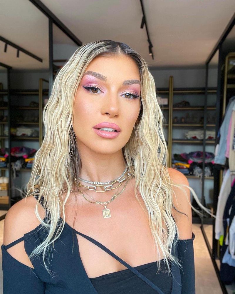 Alina Eremia, dezvăluiri inedite despre colaborarea cu Carla's Dreams pentru piesa „20:29”