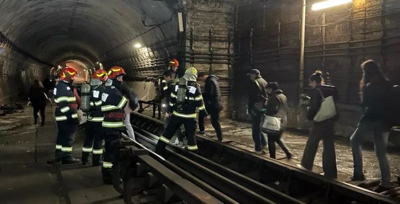 O defecțiune la un tren de metrou a avut loc în această dimineață pe Magistrala 4, între stațiile Grivița și Basarab. 