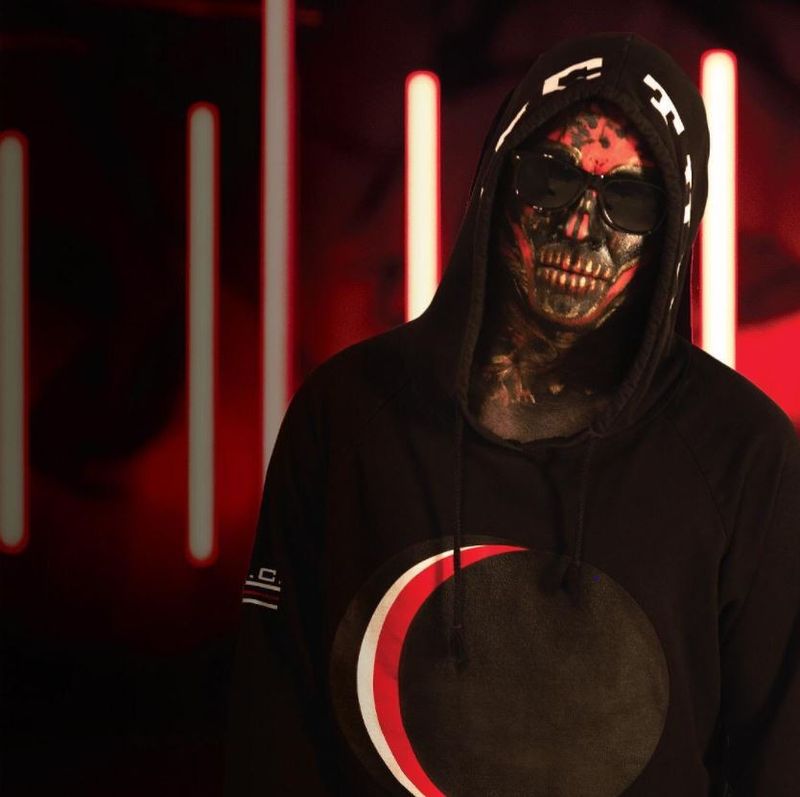 Carla’s Dreams a dezvăluit adevăratul motiv pentru care poartă mască