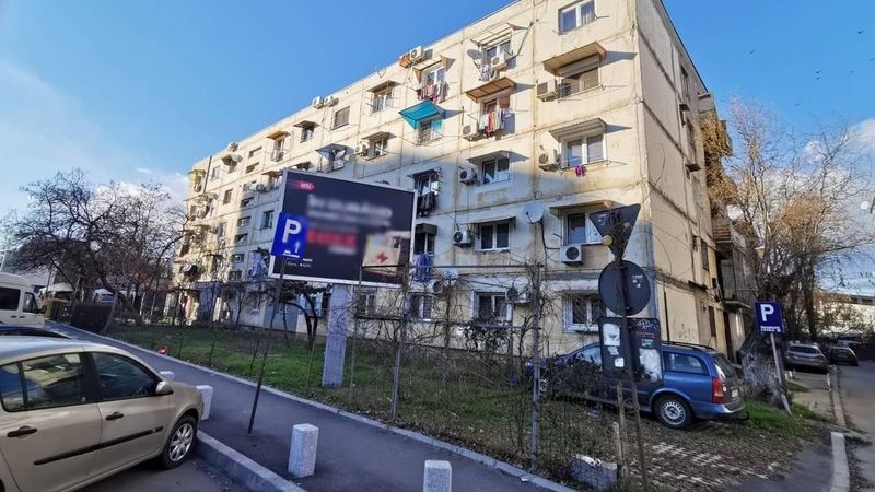 Bară La Bară: O femeie din București cere bani pentru vizionarea garsonierei. C&acirc;t trebuie să plătească potențialii clienți: &bdquo;Și pe mine mă costă tramvaiul dus-&icirc;ntors p&acirc;nă acolo&rdquo;. Audio