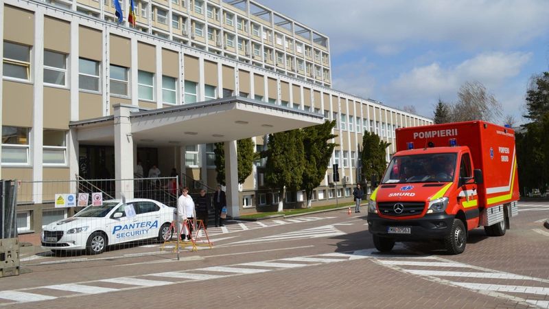 Dimineața Nebună. Autopsierii de la spitalul din Suceava, trimiși &icirc;n judecată pentru luare de mită. Audio