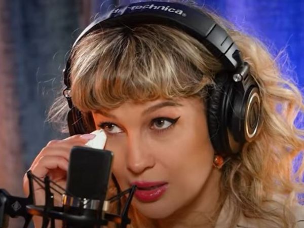 Lora, dezvăluiri cu ochii &icirc;n lacrimi despre &icirc;nceputurile carierei sale: &bdquo;Regret că n-am știut at&acirc;t de multe atunci&rdquo;