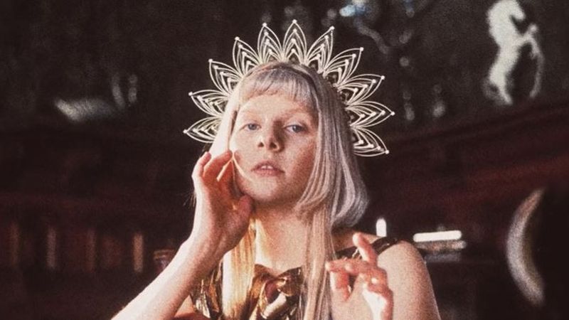 Aurora a lansat piesa &bdquo;The Woman I Am&rdquo; - VERSURI aici