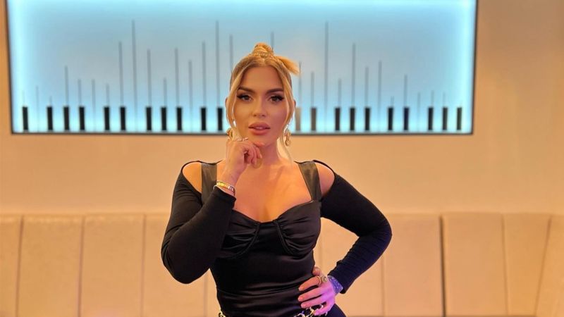 Oana Radu, pe m&acirc;na medicilor din Paris! Ce se &icirc;nt&acirc;mplă cu artista: &bdquo;Sper să vină cu o soluție că nu mai pot&rdquo;