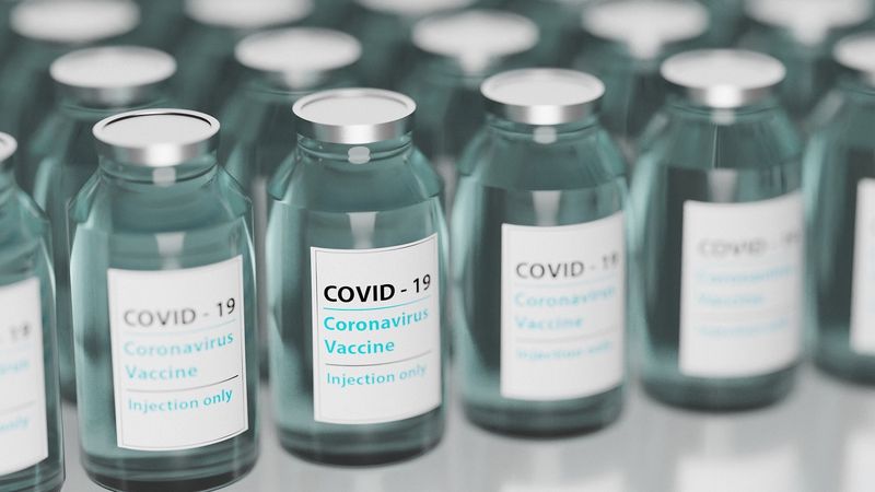 Dimineața Nebună. O femeie care a decedat în urmă cu 23 de ani, amendată că nu s-a vaccinat. Audio