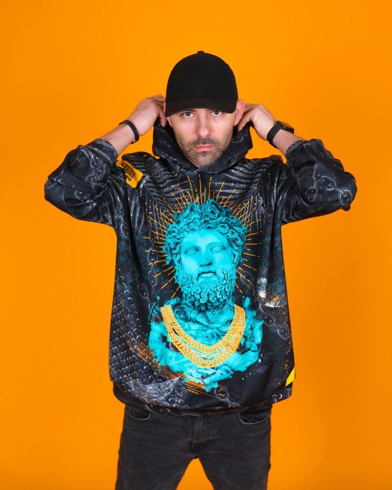 Cine sunt părinţii lui Spike?