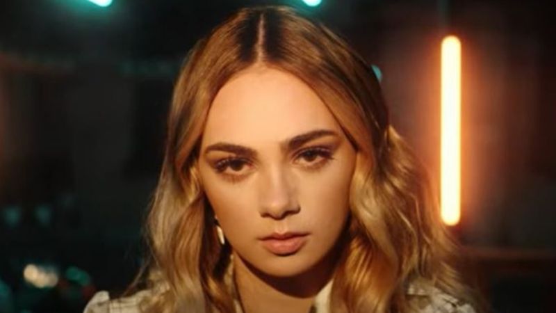 Alexia a lansat piesa &bdquo;Monocrom&rdquo;