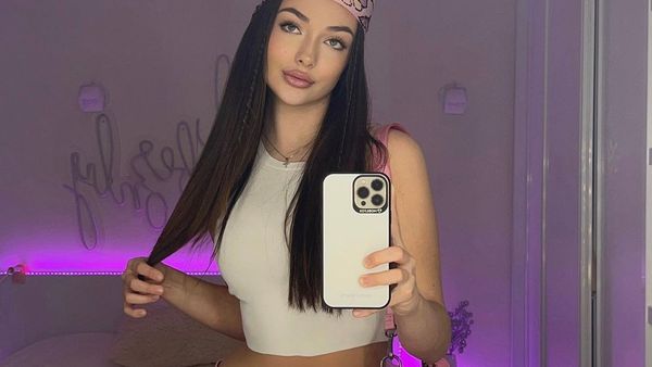 Andreea Bostanica iși caută iubit în cel mai recent single / videoclip produs de The One Records