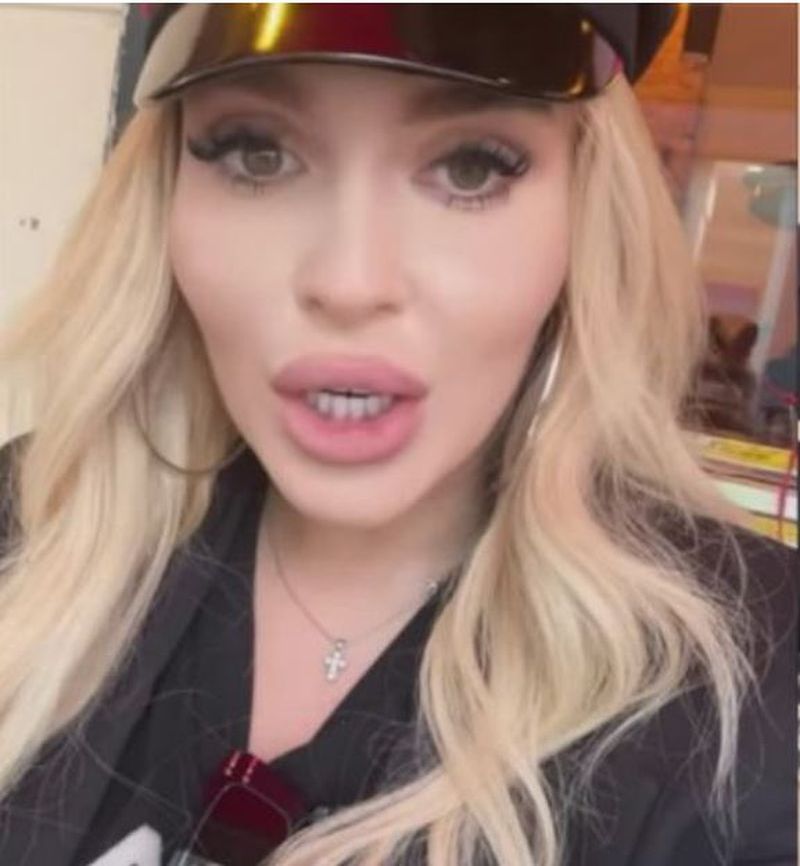 Oana Radu, pe mâna medicilor din Paris