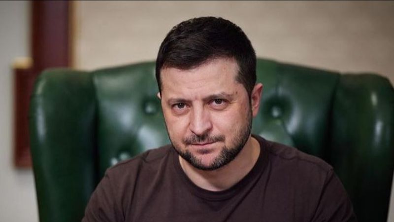 S-a aflat cine este &icirc;n spatele discursurilor emoționate ale președintelui Volodimir Zelenski! Este fost jurnalist și are 38 de ani