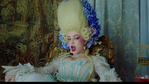 Charli XCX a lansat „Used To Know Me” - Versurile piesei aici