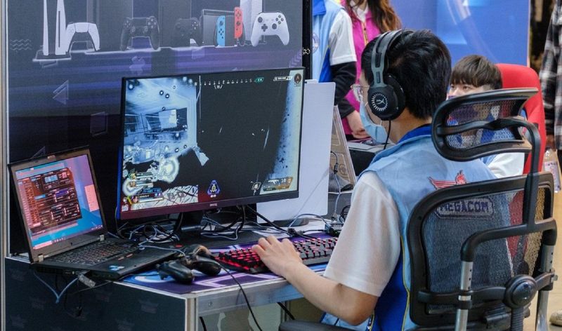 China a interzis difuzarea în direct, online, a jocurilor video neautorizate