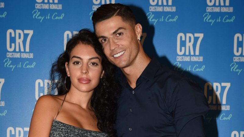 Cristiano Ronaldo și Georgina Rodriguez au anunțat că unul dintre gemenii lor a murit la naștere: „Cea mai mare durere pe care o poate simţi un părinte”